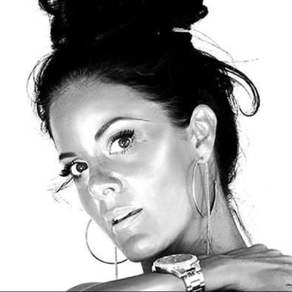 Meet your Posher, Erin - Picture 1 of 1